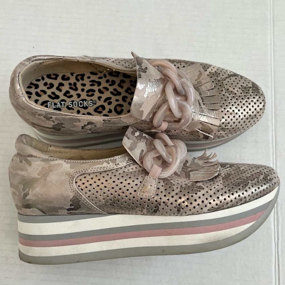 Softwaves Women’s Rose Gold Camo Cadie Platform Loafer Sneaker Size 36